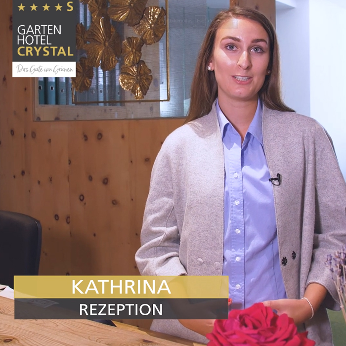 Job:Portrait | Gartenhotel Crystal | Rezeption